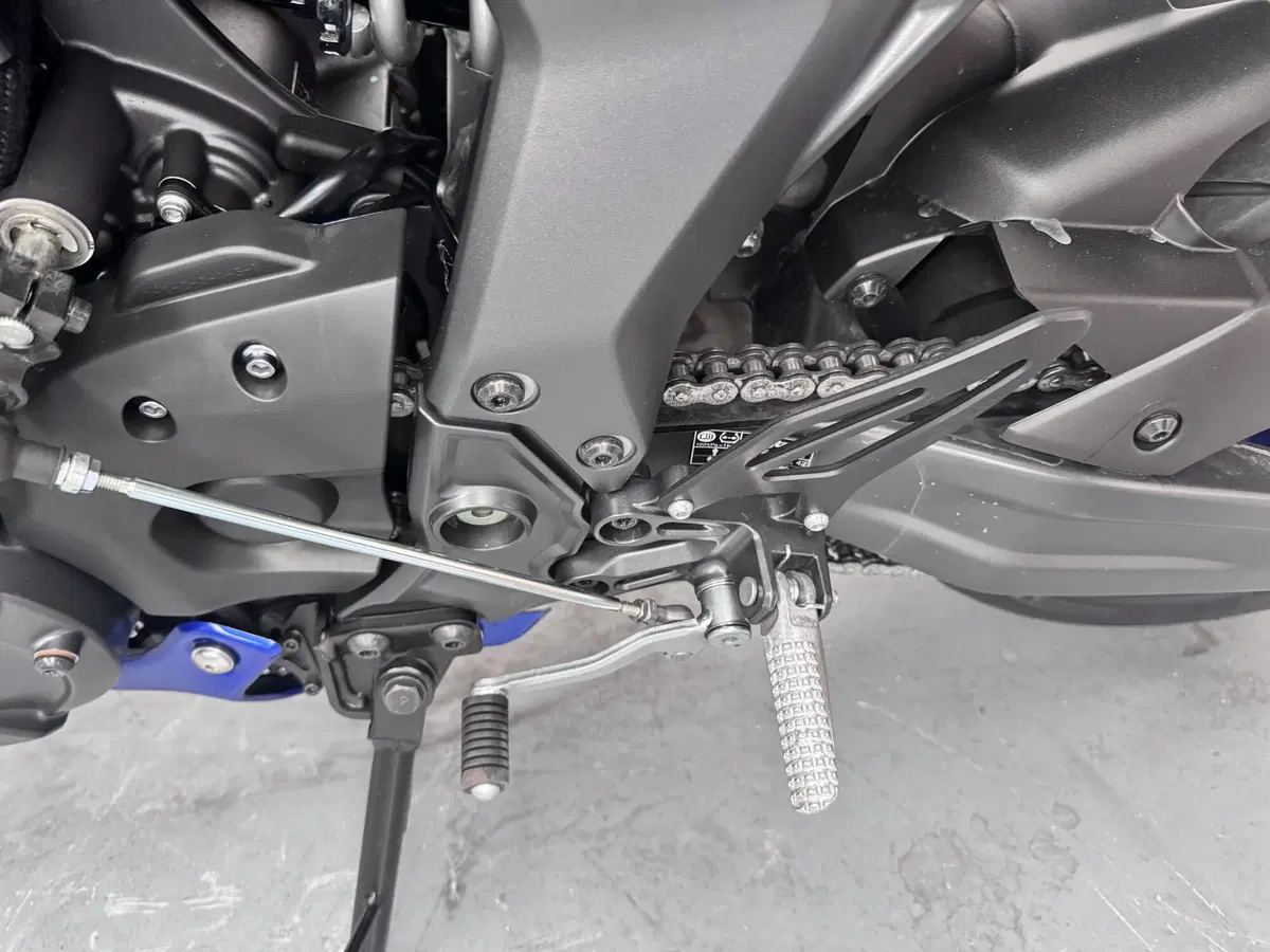 Yamaha YZF R7 (2021 - 25) (7)