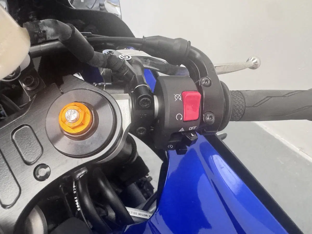 Yamaha YZF R7 (2021 - 25) (9)