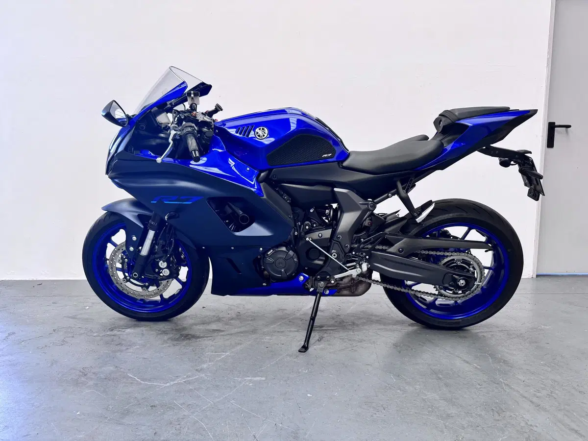 Yamaha YZF R7 (2021 - 25) (13)