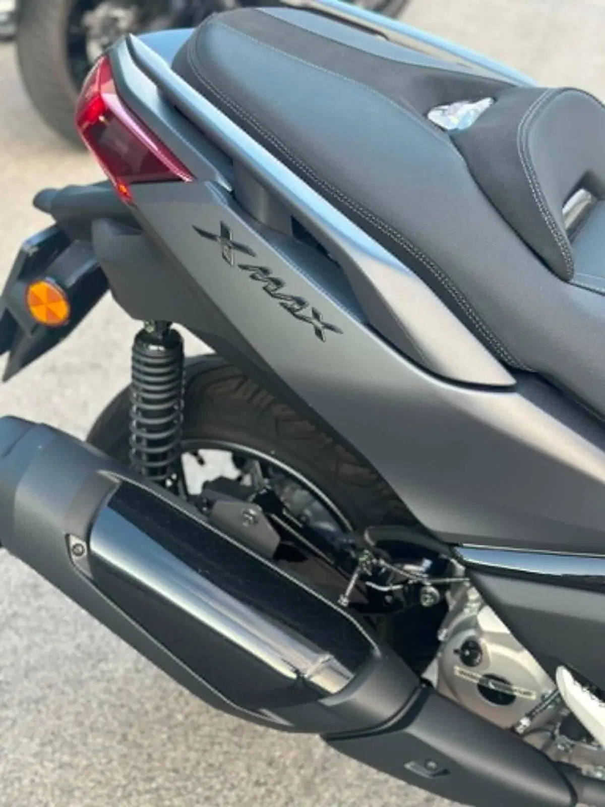 Yamaha X-Max 300 Tech Max (2025 - 26) (3)