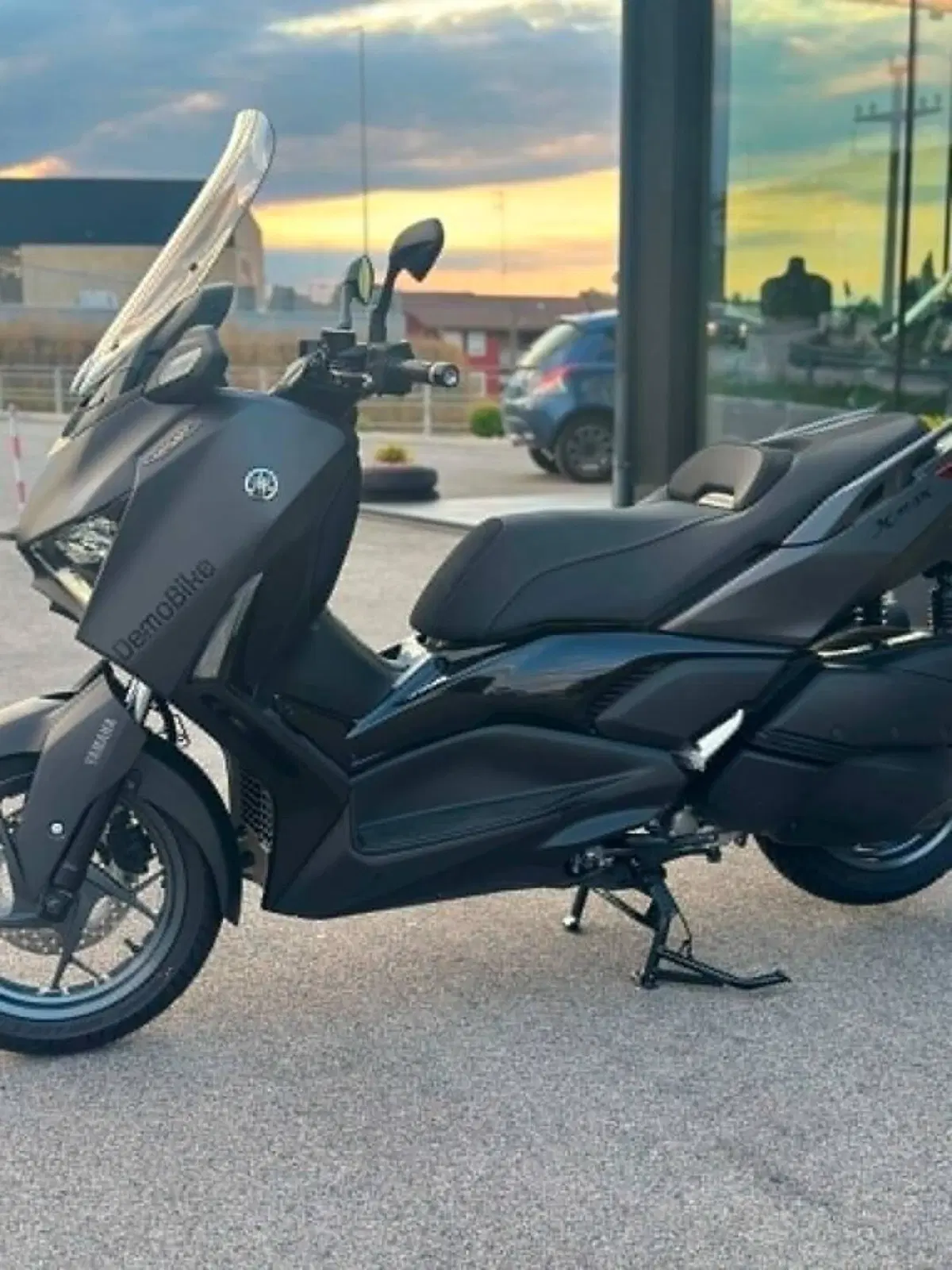 Yamaha X-Max 300 Tech Max (2025 - 26) (8)
