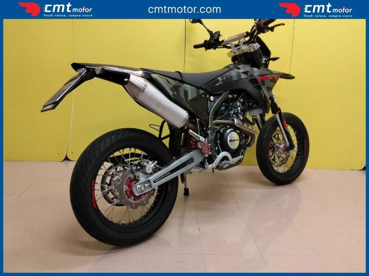 Fantic Motor XMF 125 Motard Performance 4T (2023 - 24) (4)