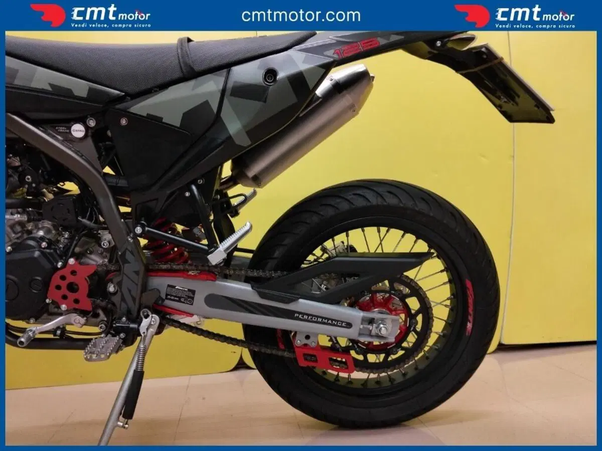 Fantic Motor XMF 125 Motard Performance 4T (2023 - 24) (11)