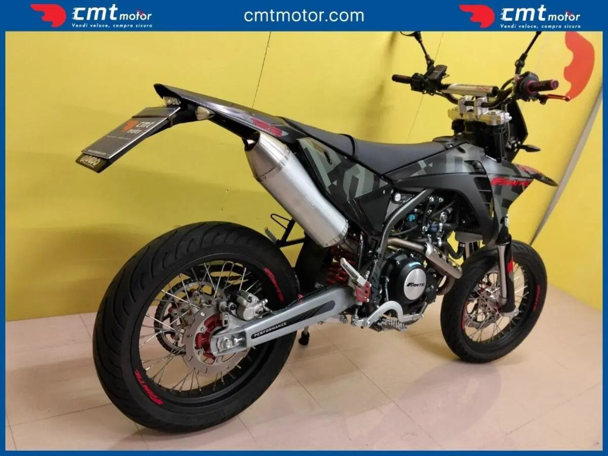 Fantic Motor XMF 125 Motard Performance 4T (2023 - 24) (12)