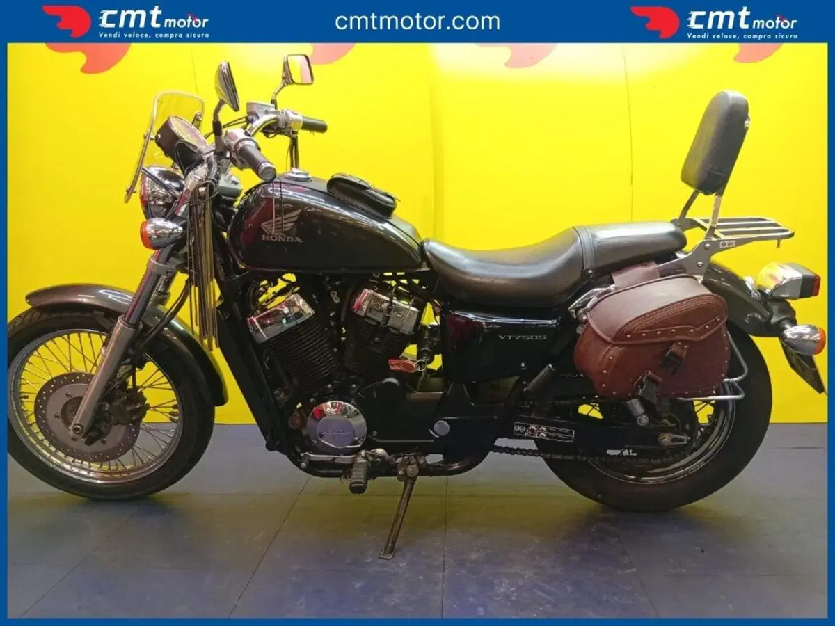Honda VT 750S Shadow Black Spirit (4)