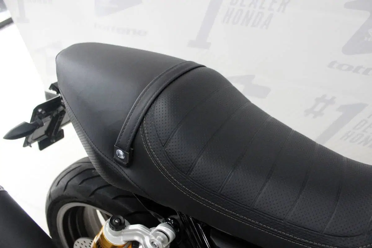 Yamaha XJR 1300 (2015 - 17) (5)