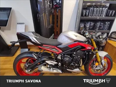 Triumph Street Triple 765 RX (2026) usata