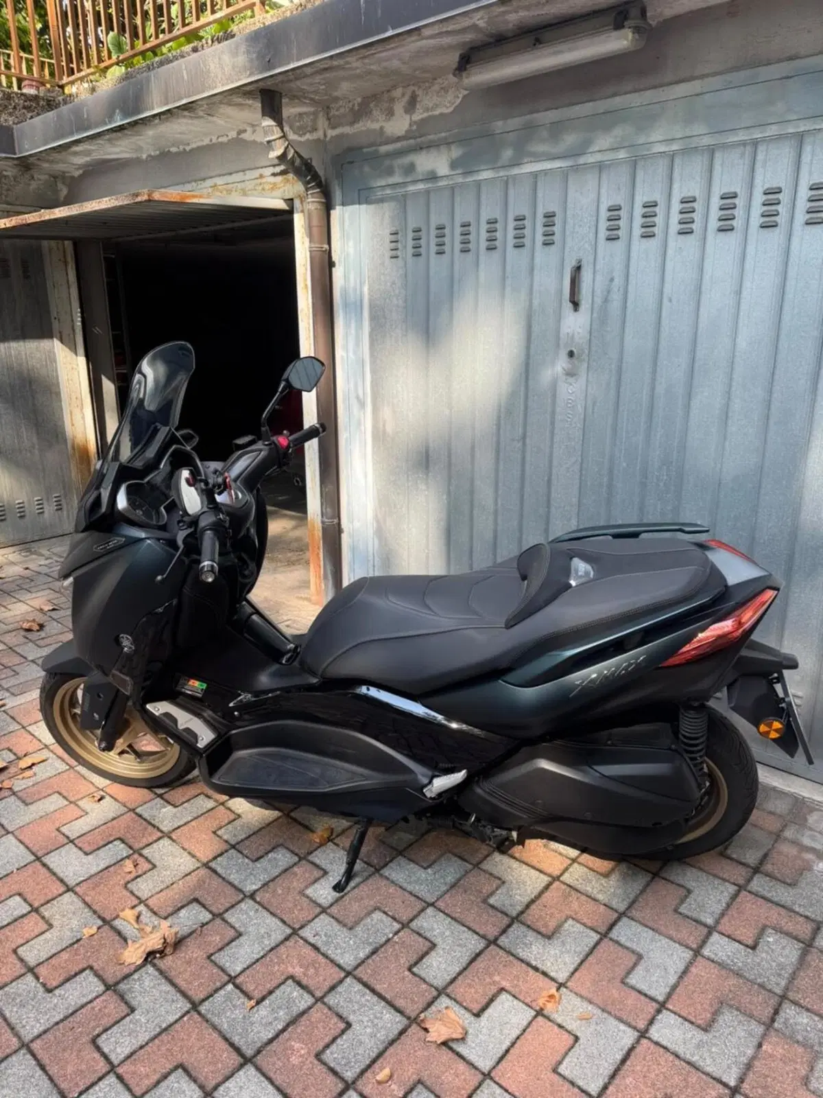 Yamaha X-Max 300 Tech Max (2021 - 24) (2)