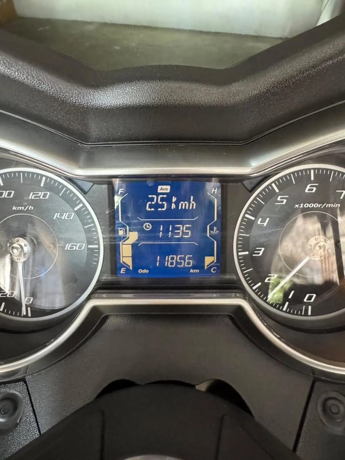 Yamaha X-Max 300 Tech Max (2021 - 24) (5)