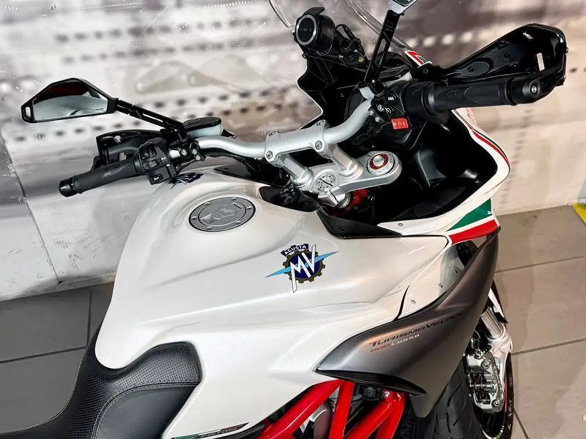 MV Agusta Turismo Veloce 800 Lusso (2014 - 16) (3)