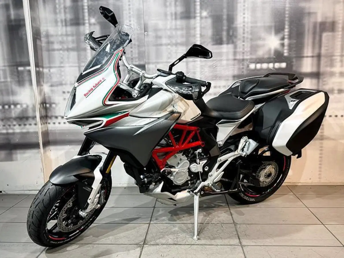 MV Agusta Turismo Veloce 800 Lusso (2014 - 16) (4)