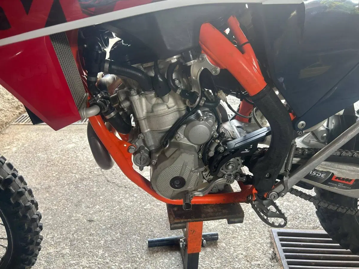 KTM 350 EXC-F Six Days (2023) (2)