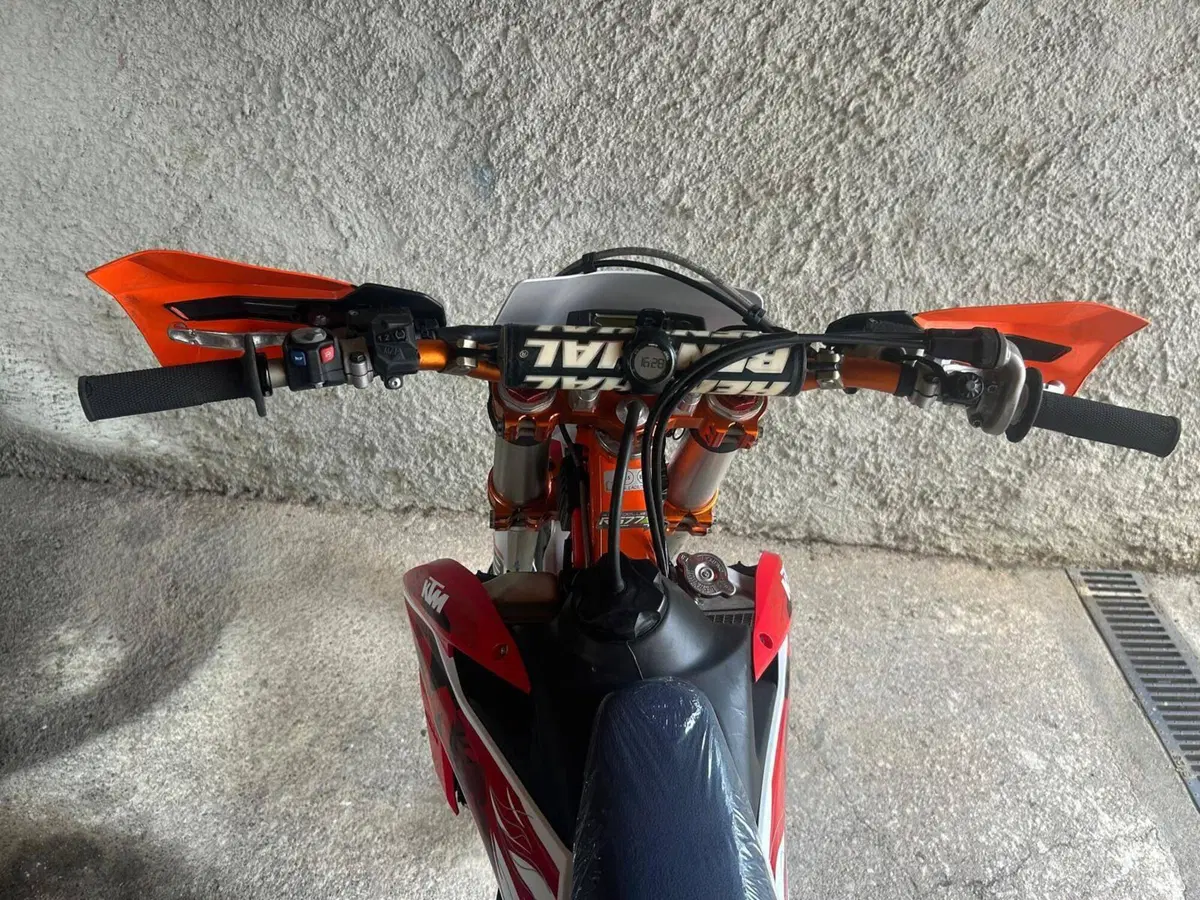KTM 350 EXC-F Six Days (2023) (3)