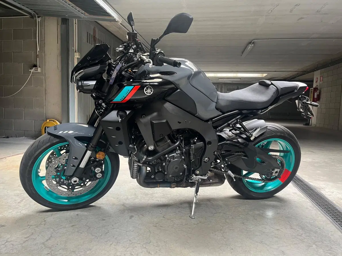 Yamaha MT-10 (2022 - 26) (5)