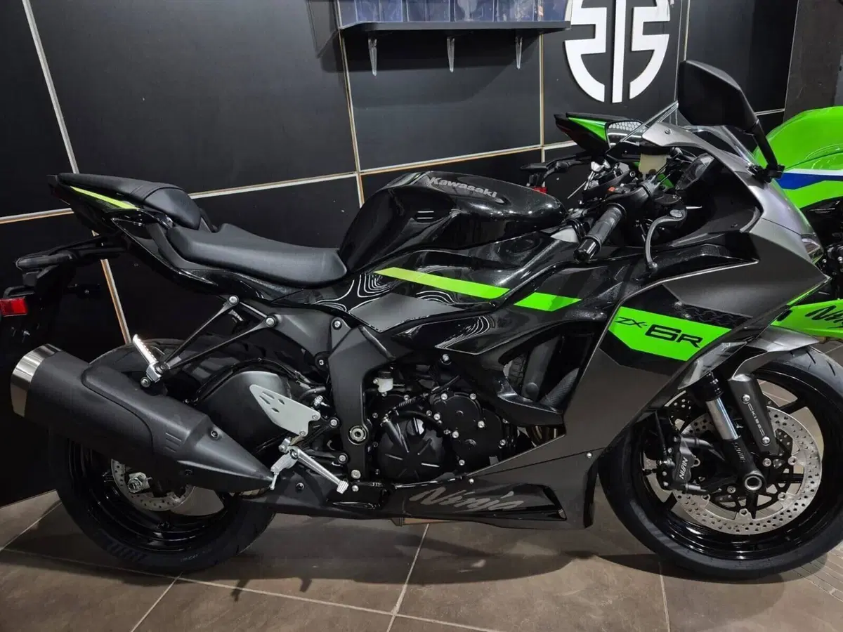 Kawasaki Ninja 636 ZX-6R (2024 - 26) (2)