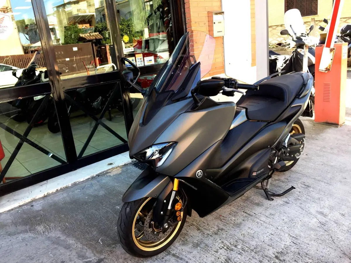 Yamaha T-Max 560 Tech Max (2021) (4)