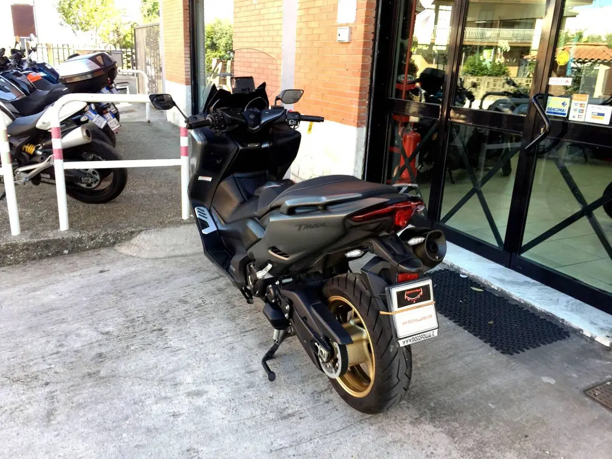Yamaha T-Max 560 Tech Max (2021) (6)