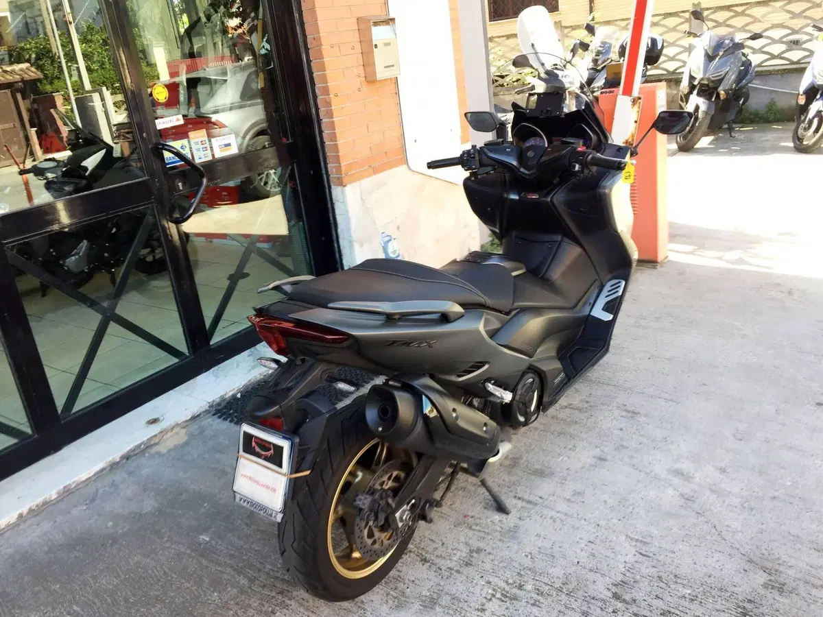 Yamaha T-Max 560 Tech Max (2021) (8)