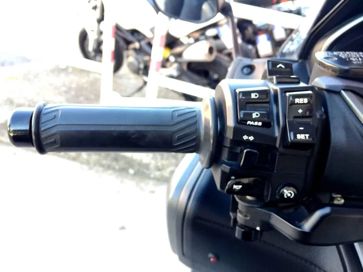 Yamaha T-Max 560 Tech Max (2021) (12)