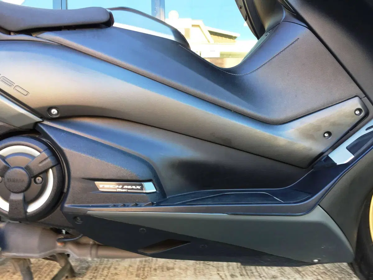 Yamaha T-Max 560 Tech Max (2021) (15)