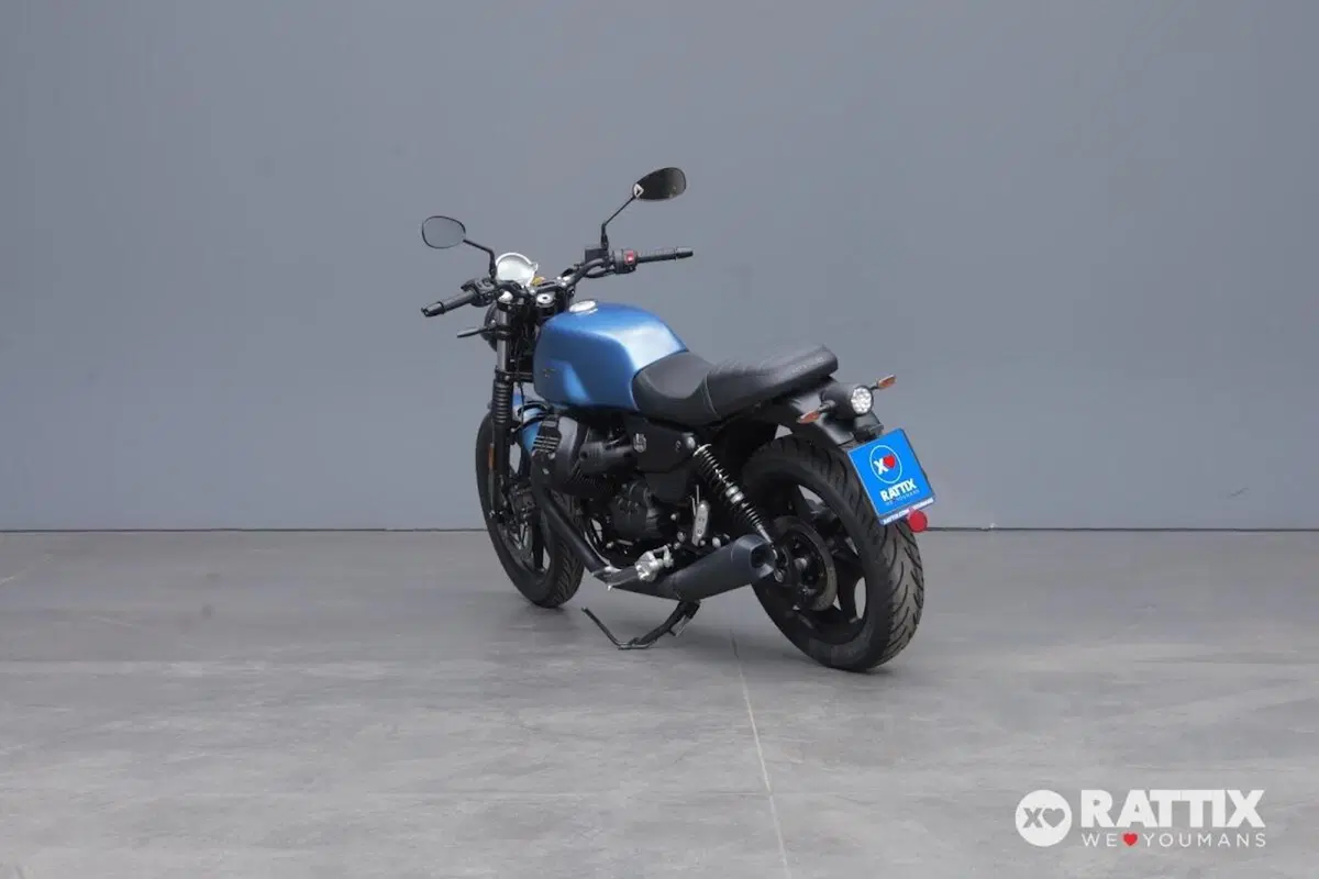 Moto Guzzi V7 Stone (2025 - 26) (5)