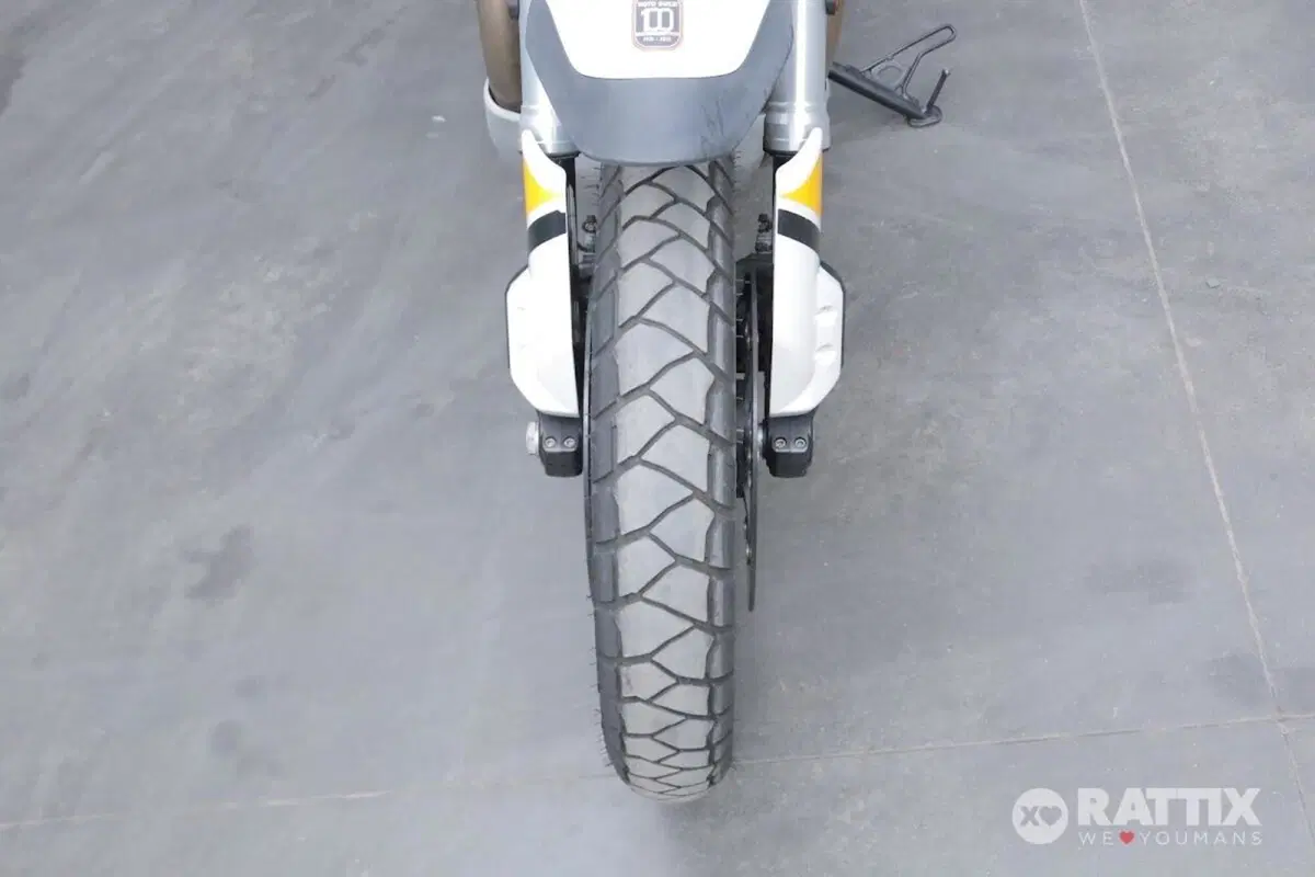 Moto Guzzi V85 TT Evocative Graphics (2019 - 20) (10)