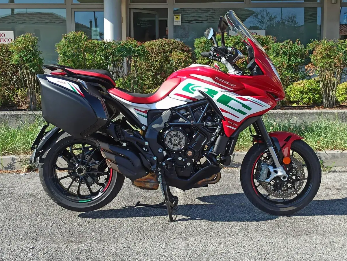 MV Agusta Turismo Veloce 800 RC SCS (2022 - 26) (6)