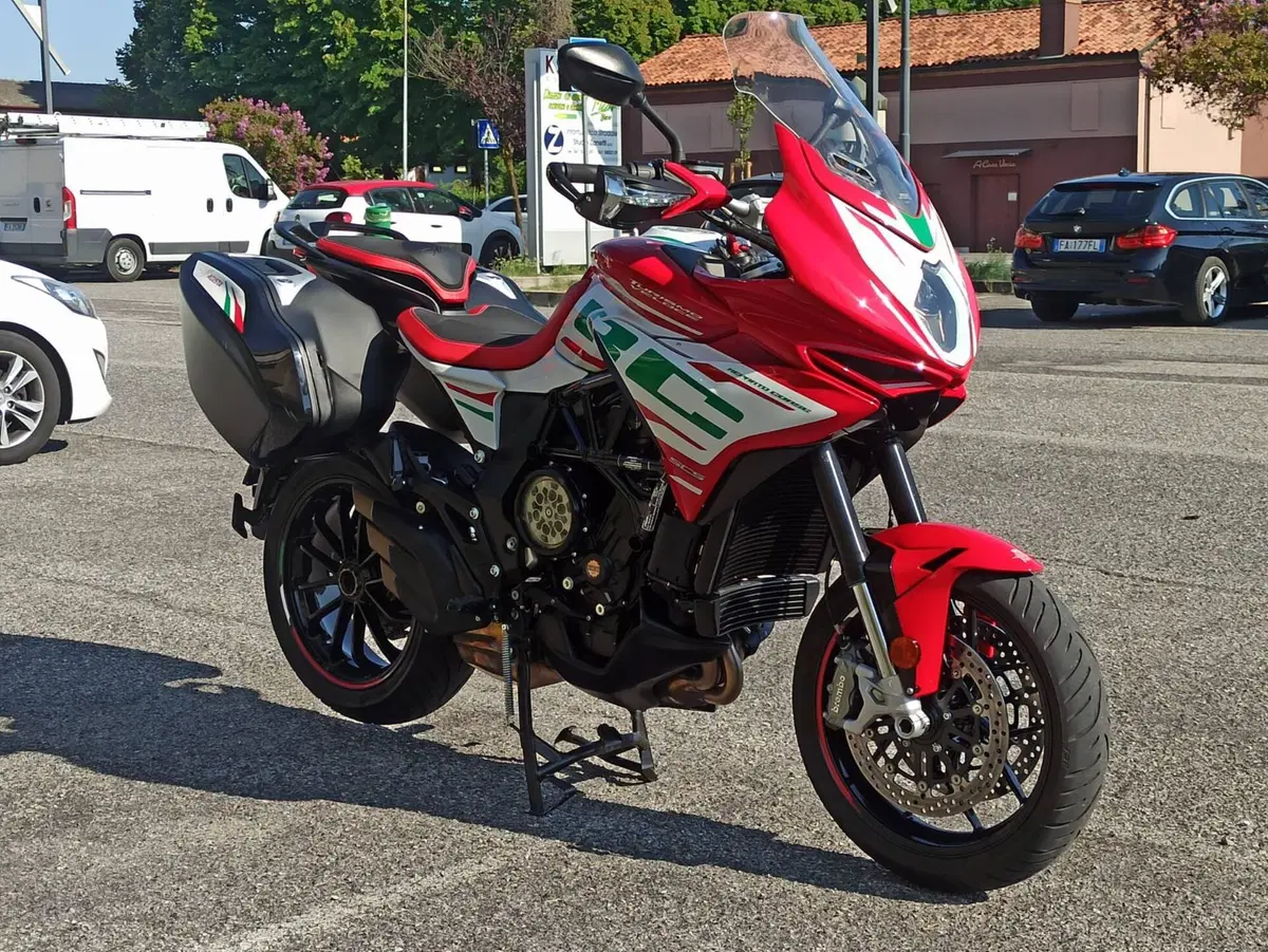 MV Agusta Turismo Veloce 800 RC SCS (2022 - 26) (7)