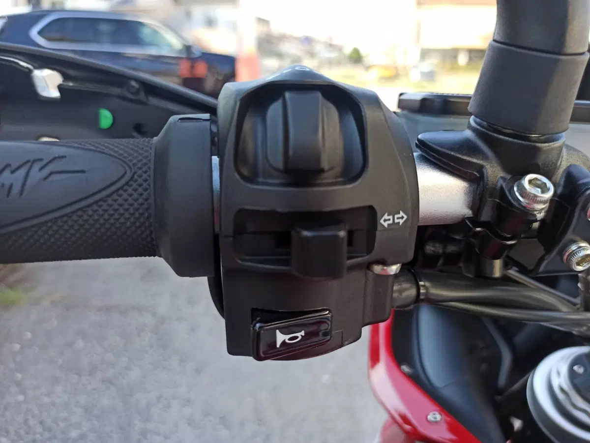 MV Agusta Turismo Veloce 800 RC SCS (2022 - 26) (14)