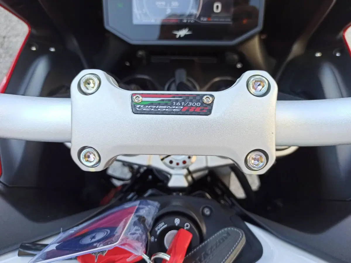 MV Agusta Turismo Veloce 800 RC SCS (2022 - 26) (15)