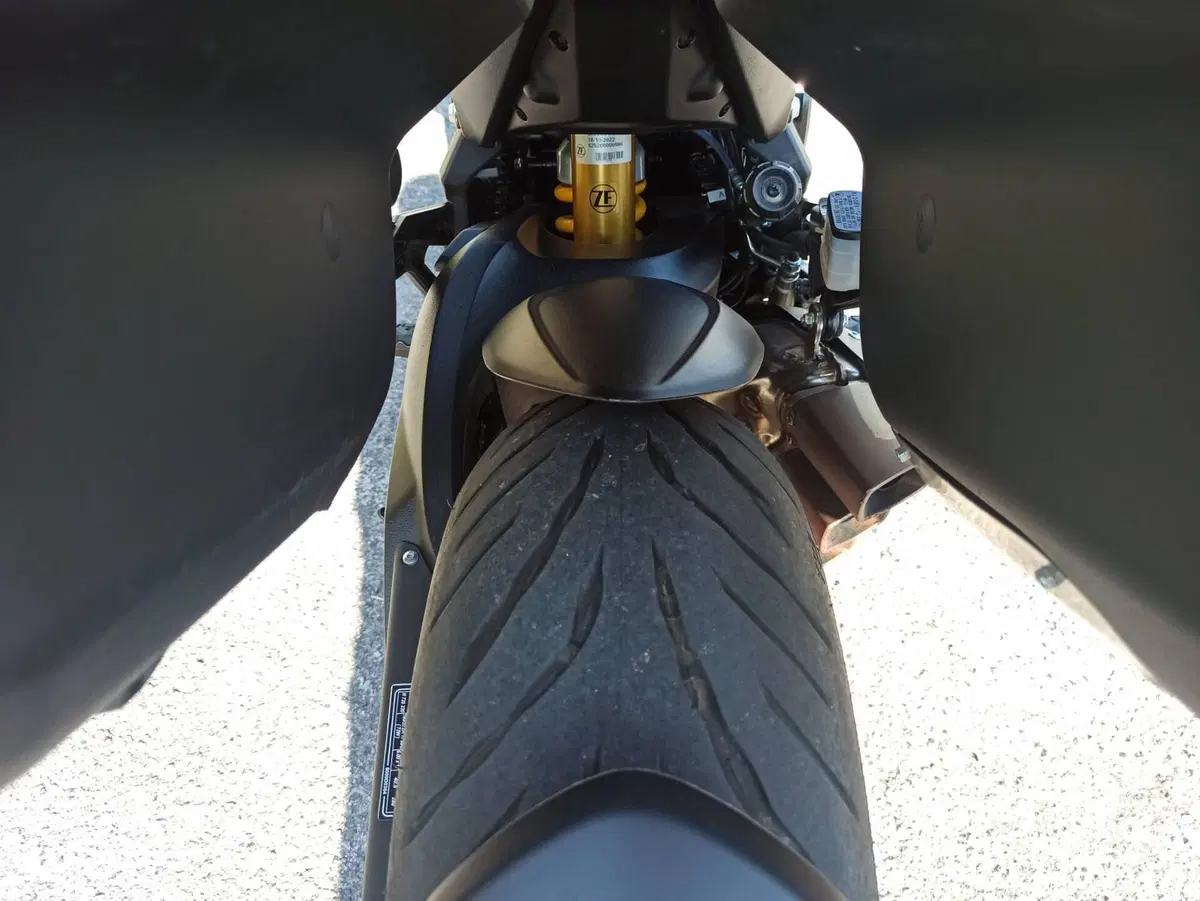 MV Agusta Turismo Veloce 800 RC SCS (2022 - 26) (16)