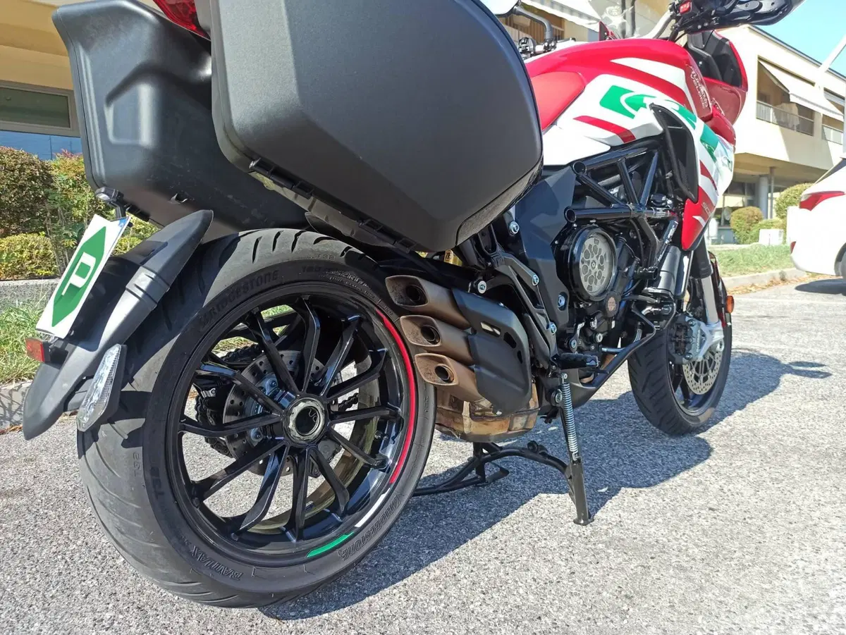 MV Agusta Turismo Veloce 800 RC SCS (2022 - 26) (18)