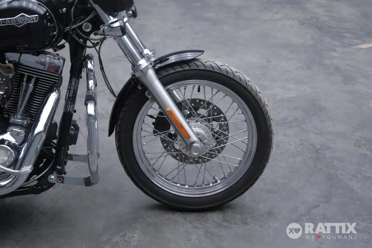 Harley-Davidson 1584 Super Glide Custom (2008 - 13) - FXDC (9)