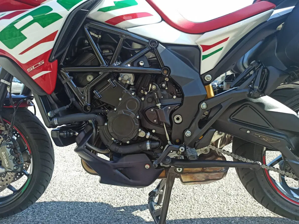 MV Agusta Turismo Veloce 800 RC SCS (2022 - 26) (20)