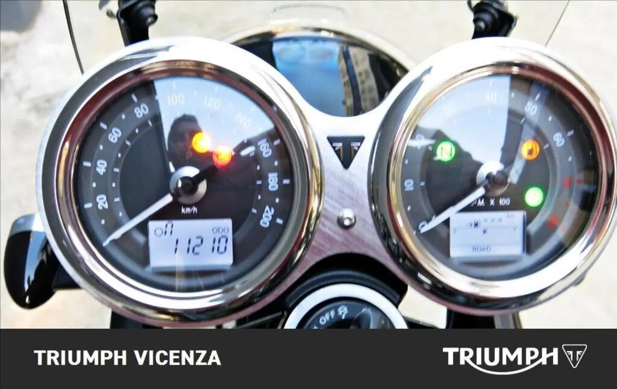 Triumph Bonneville T120 (2016 - 20) (8)