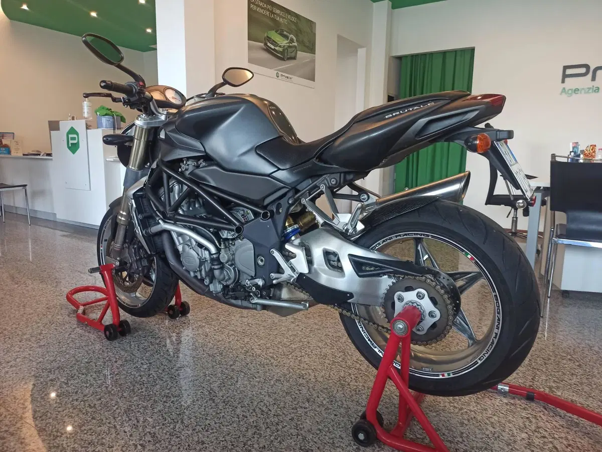 MV Agusta Brutale 750 S (2002 - 06) (4)