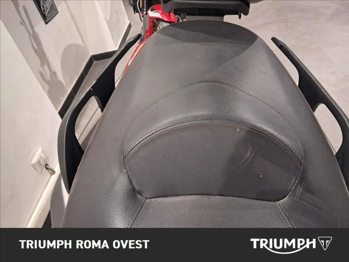 Yamaha X-Max 250 (2014 - 16) (9)