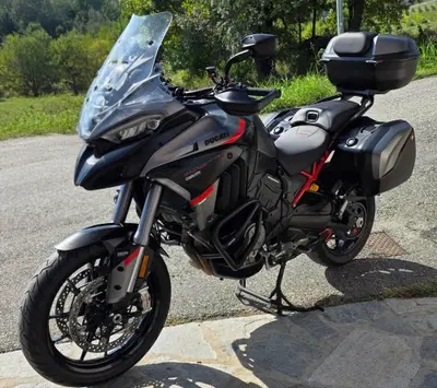 Ducati Multistrada V4 S Grand Tour (2024) usata