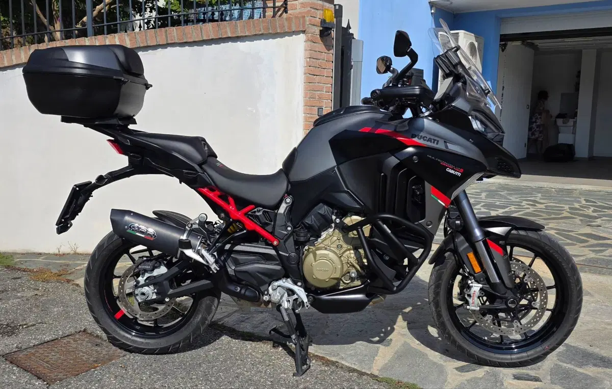 Ducati Multistrada V4 S Grand Tour (2024) (5)