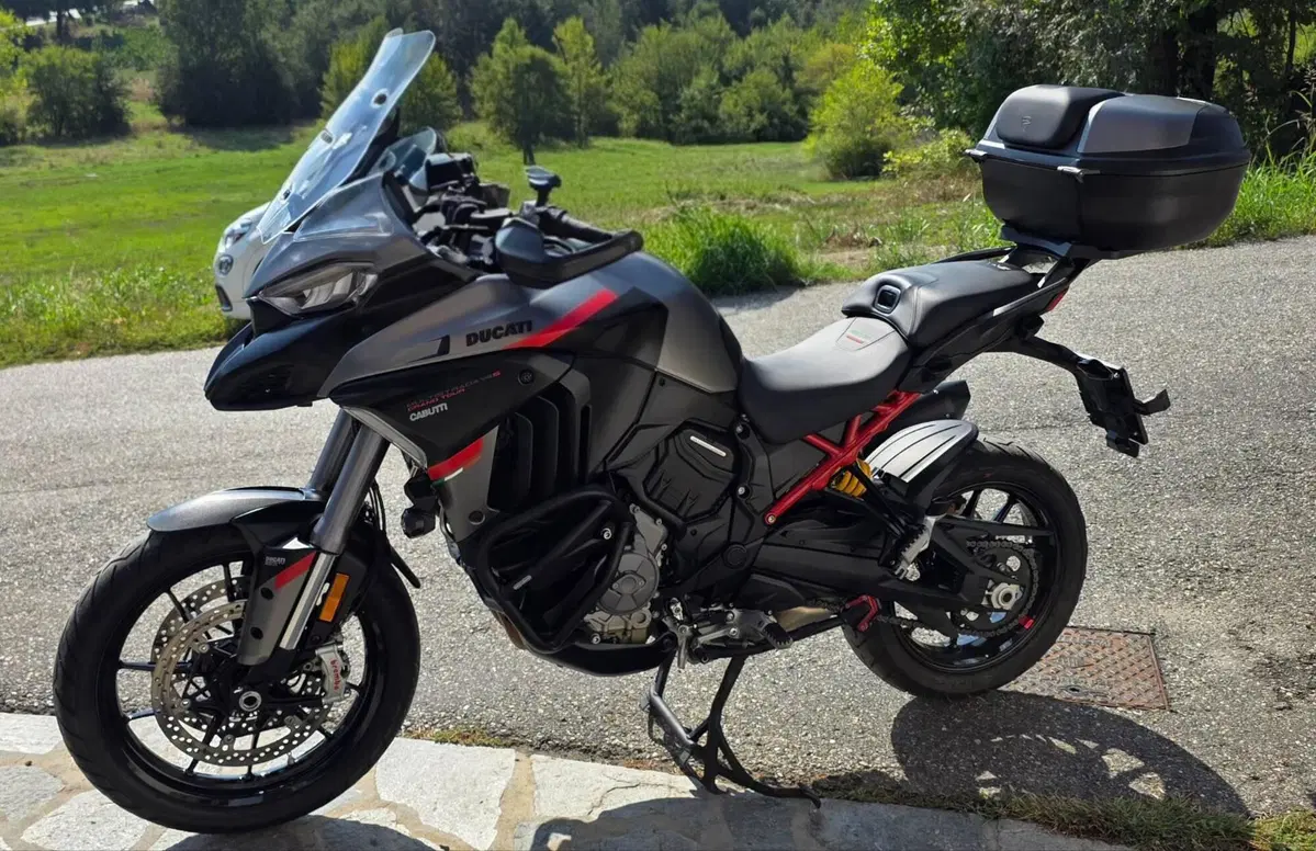 Ducati Multistrada V4 S Grand Tour (2024) (6)