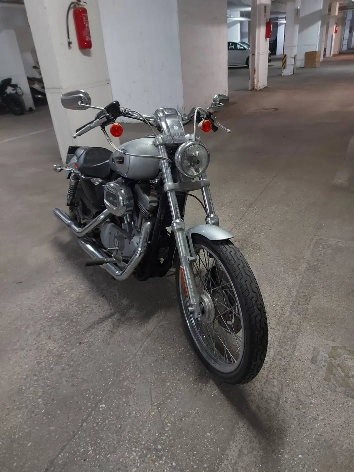 Harley-Davidson 883 Custom (2008 - 12) - XL 883C (4)