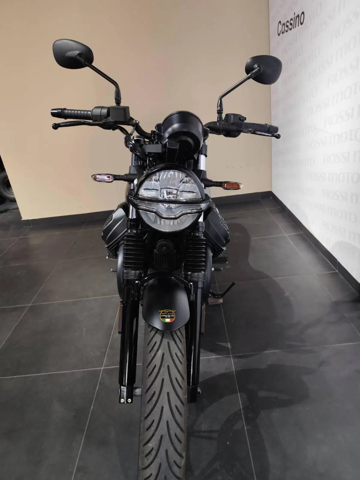 Moto Guzzi V7 Stone (2025 - 26) (5)