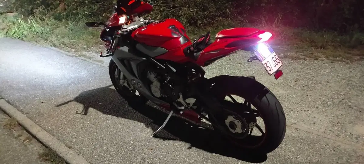 MV Agusta F3 675 (2011 - 15) (3)