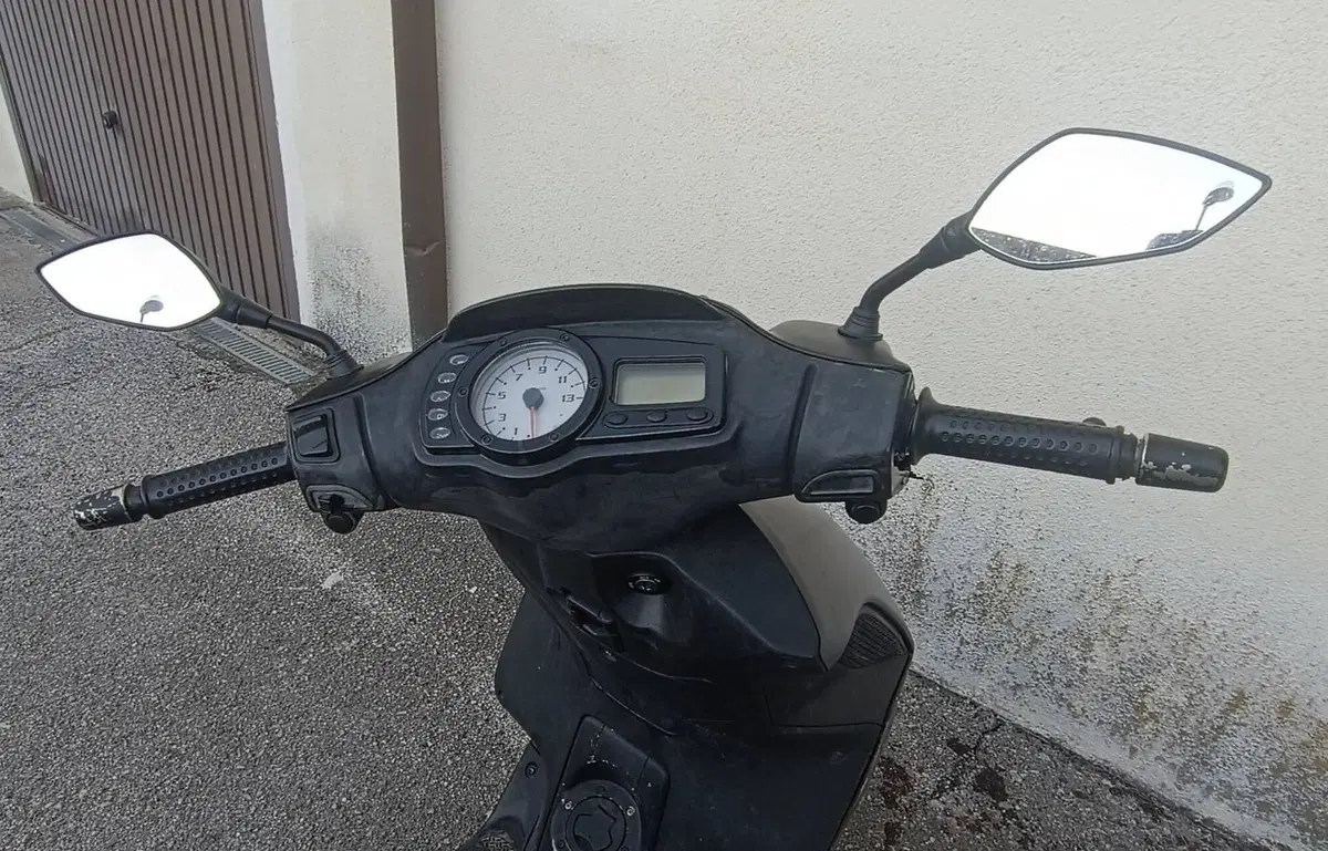 Piaggio NRG 50 Power Pure Jet (5)