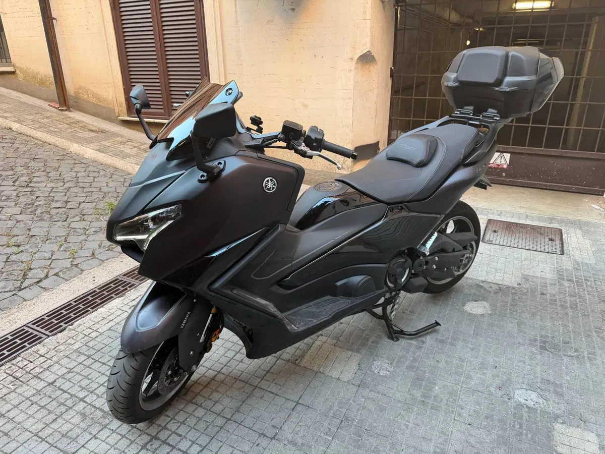 Yamaha T-Max 560 Tech Max (2025 - 26) (4)