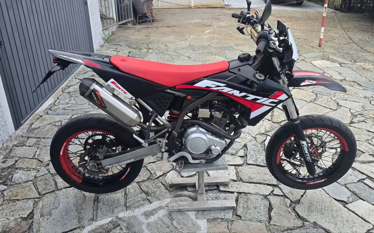 Fantic Motor Motard 125 M Performance 4t (2017) (2)