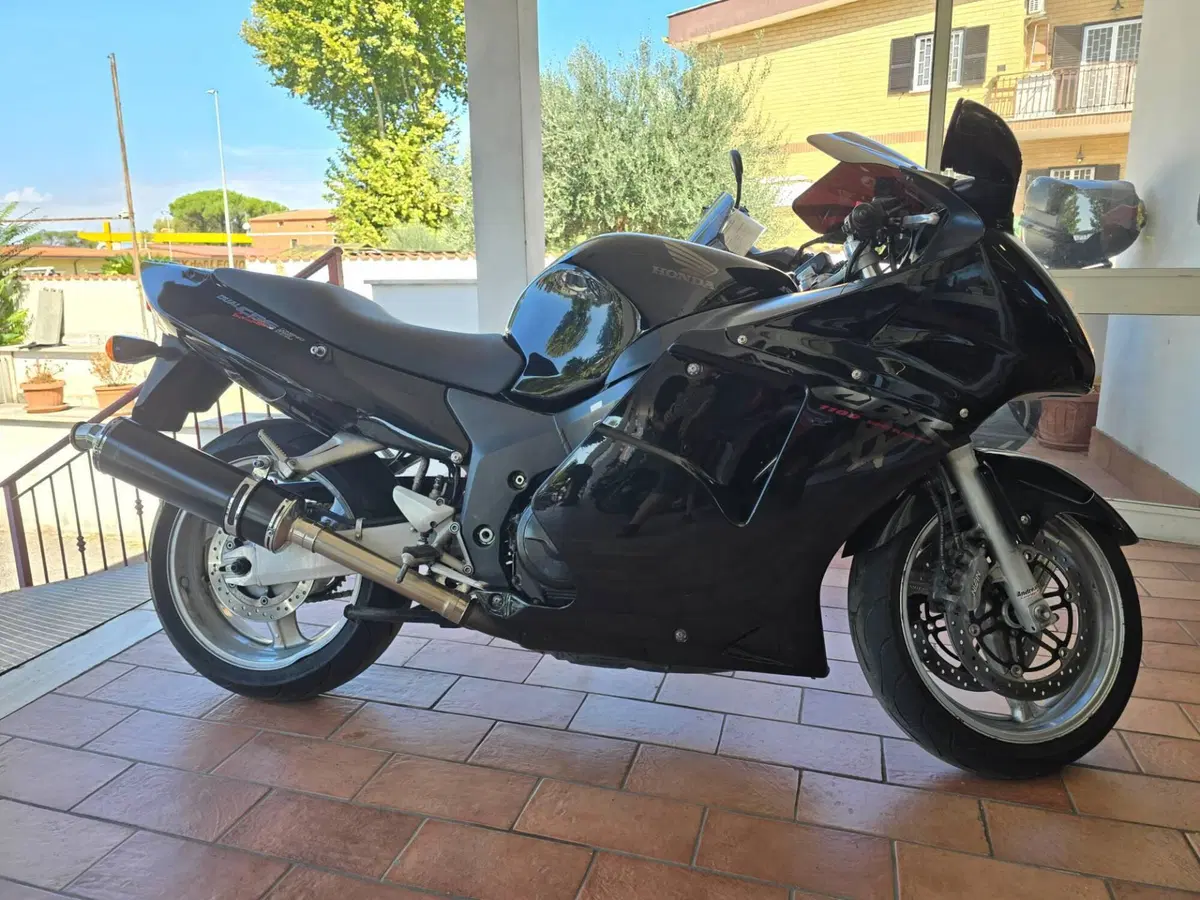 Honda CBR 1100 XX Superblackbird (1996 - 98)