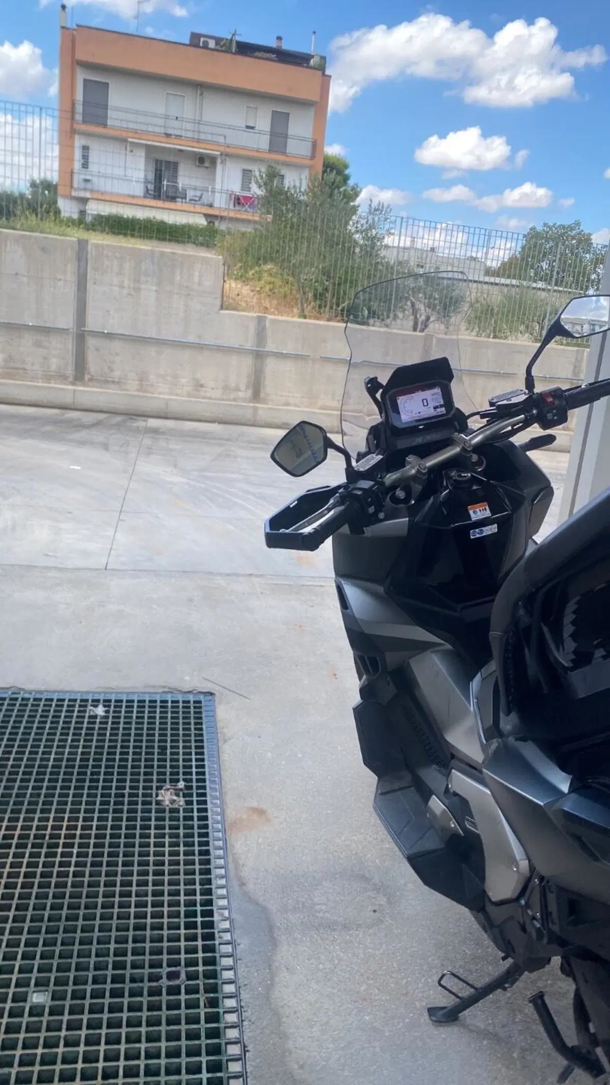 Honda X-ADV 750 DCT (2021 - 24) (2)