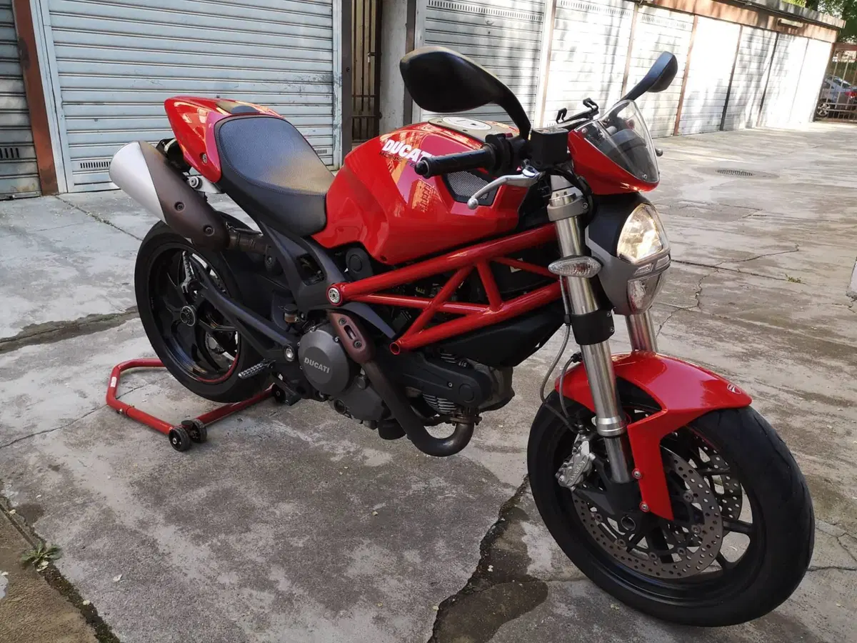 Ducati Monster 796 (2010 - 13) (2)