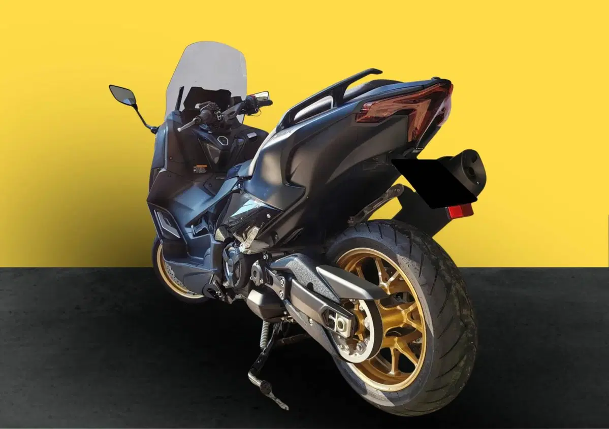Yamaha T-Max 560 Tech Max (2022 - 24) (4)
